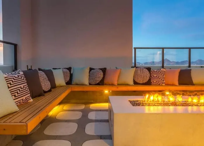 Boulevard Modern Highrise Stu Sky Pool Parking Gym 07 *
