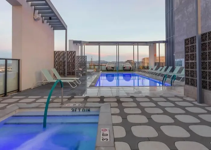 Boulevard Modern Highrise Stu Sky Pool Parking Gym 07 Phoenix