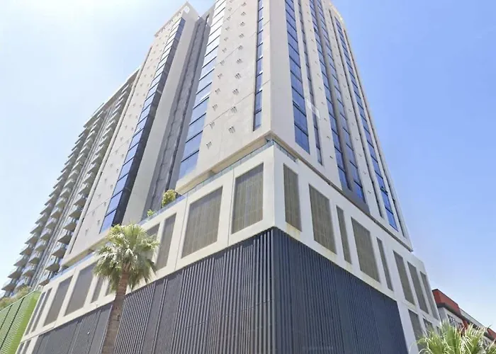 Apartment Boulevard Modern Highrise Stu Sky Pool Parking Gym 07 *